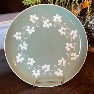 Vintage HARKERWARE “Ivy Wreath” Dinner Plate
